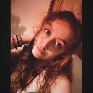 Meet your Posher, Alexia